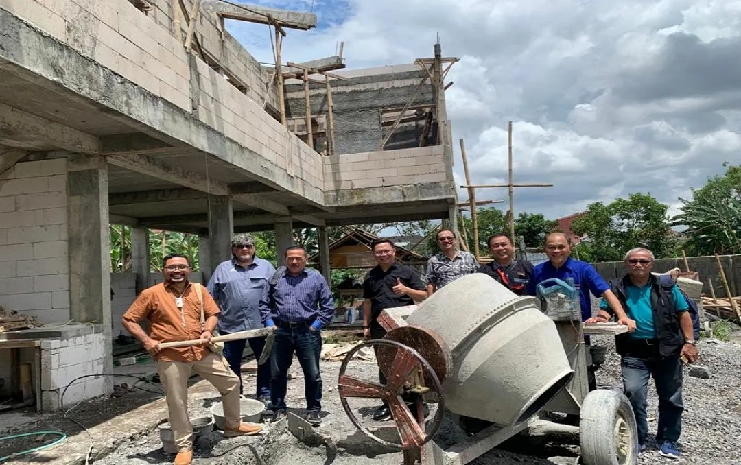 Ketua IKA, Ketua STTII Yogyakarta, dan pendukung pembangunan asrama mahasiswa