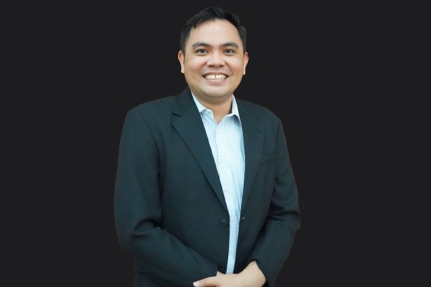 Dr. Farel Yosua Sualang, M.Th.